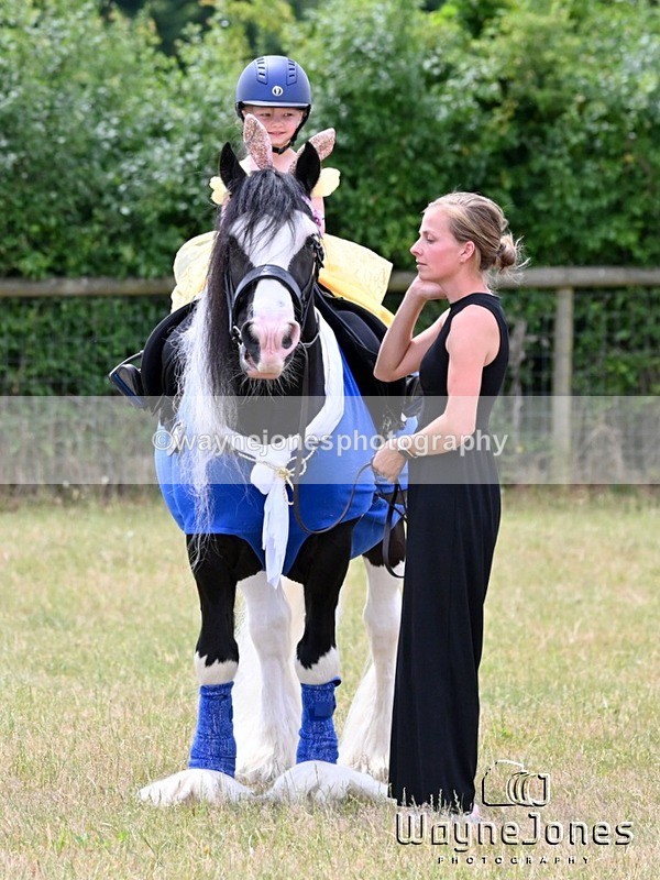 WJ6_8175 - Nancy & Churchill's first Show 22-06-25