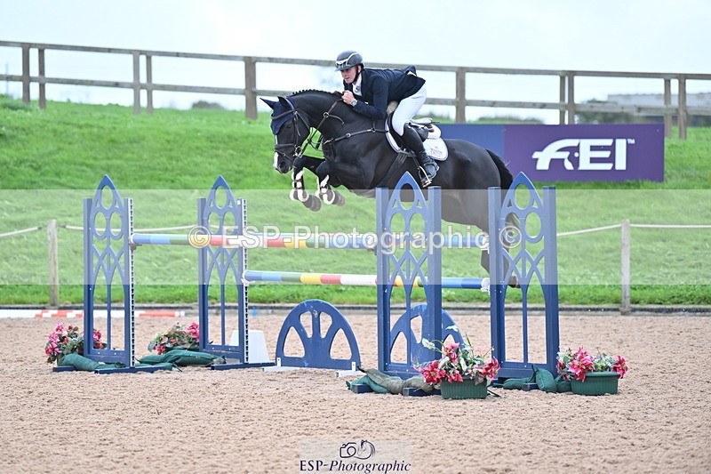 231013A-144606-02811 - Cls 9 Foxhunter & 1.20m Open