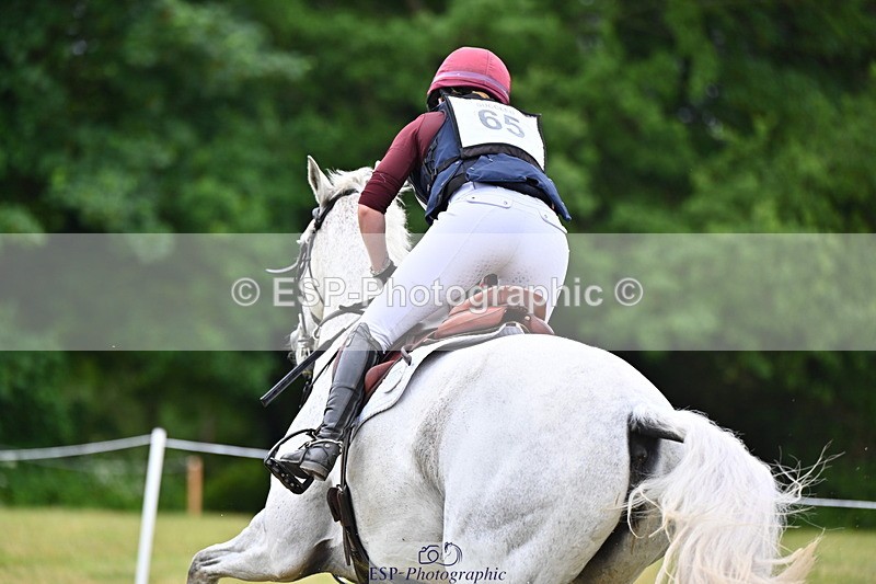 250524A-104711-09416 - A-065-Beatrice.Montgomerie-JAG.WOMANIZER.LADY