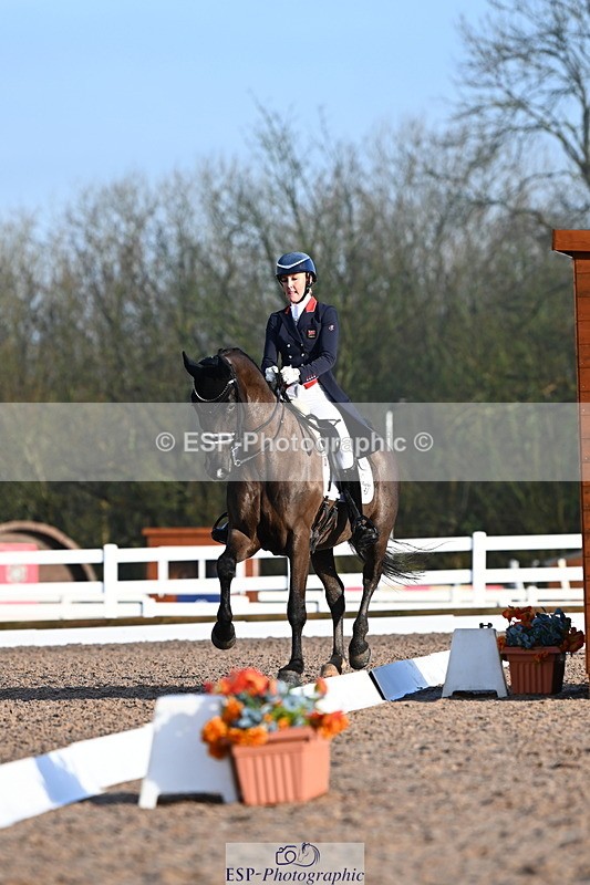 240218A-090659-05002 - 162-Holly.Kerslake-Totil.Platinum