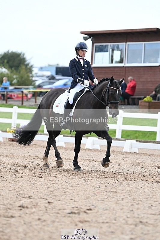 250907-124731-08435 - 005-Jessica.AllenHendrewen.Desert.Lady