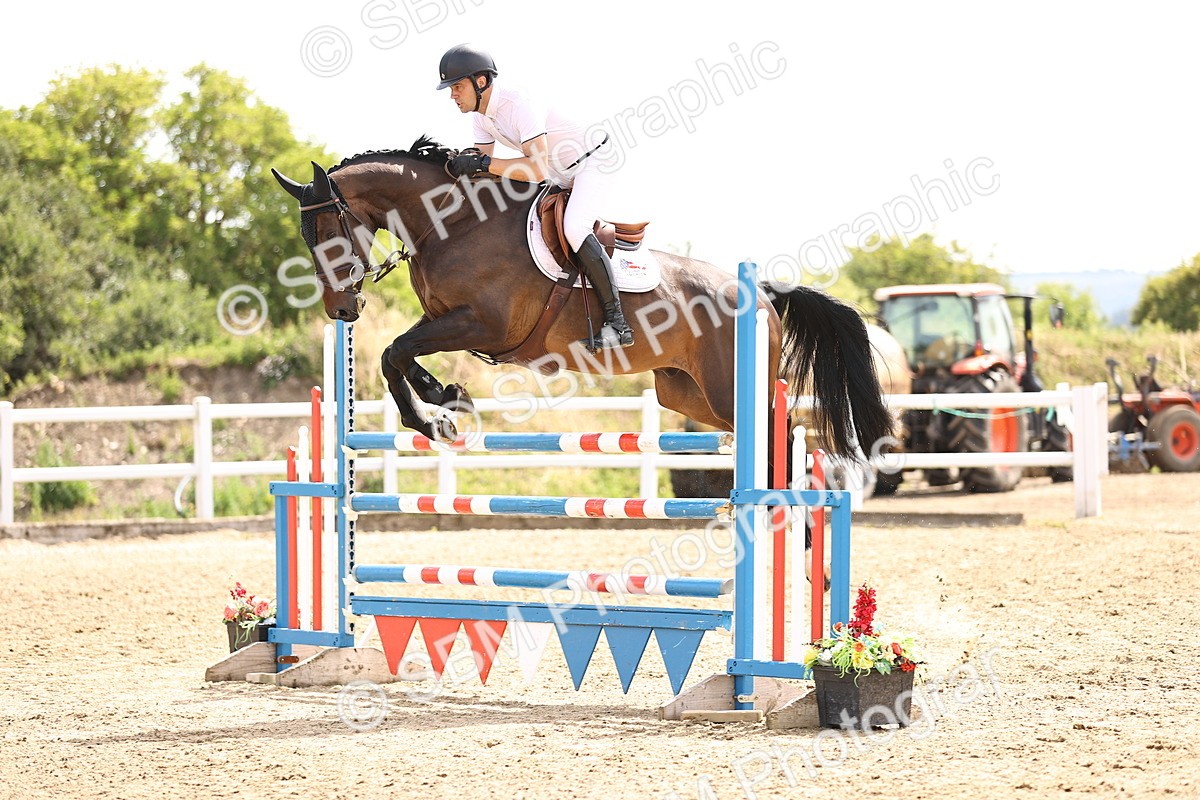 SBM_000433 - Class 15 - Redpost Equestian Senior Foxhunter - 1.20m
