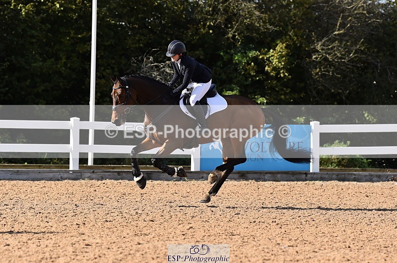 231014A-141206-05246 - Cls 15 1.05m Amateur Q 2nd R