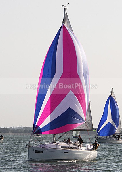 100619 NUMINA GBR2253L IMG_3722 - ROUND THE ISLAND RACE 2010