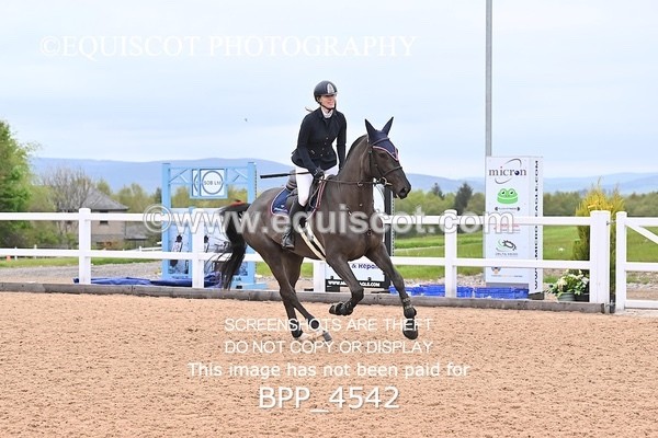 BPP_4542 - CLASS 20 SUN British Novice/90cms Open
