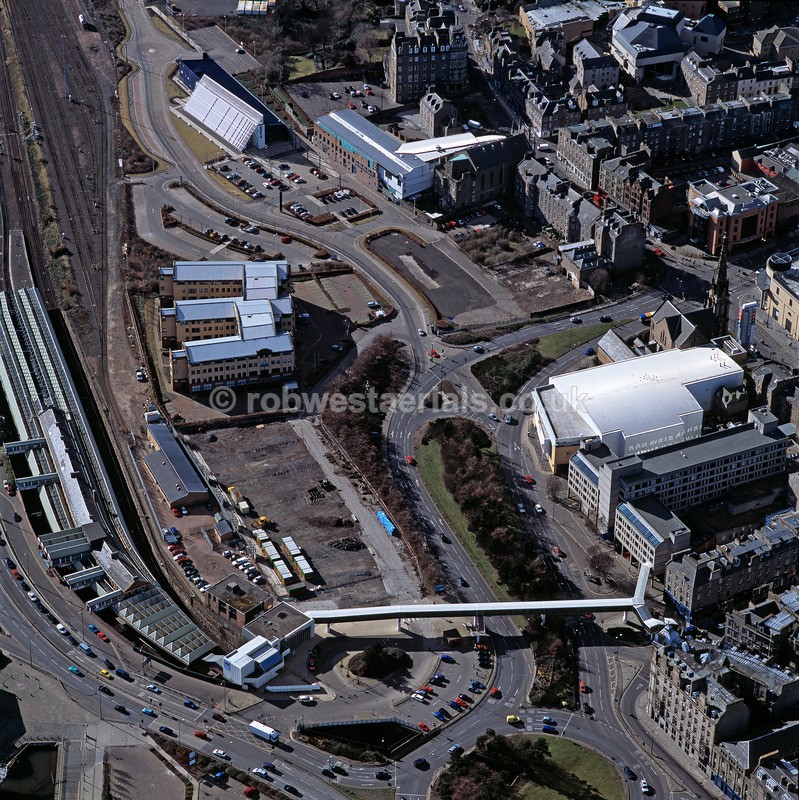 A00586A City of Dundee Old Railway station in 2005 - Settlements, infrastructure and attractions