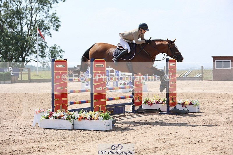 250725-140925-03182 - Cls 3 Snr Foxhunter