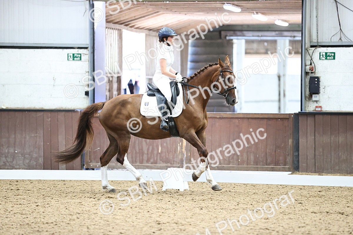 SBM_001367 - Novice 4 - 11.15-13.22