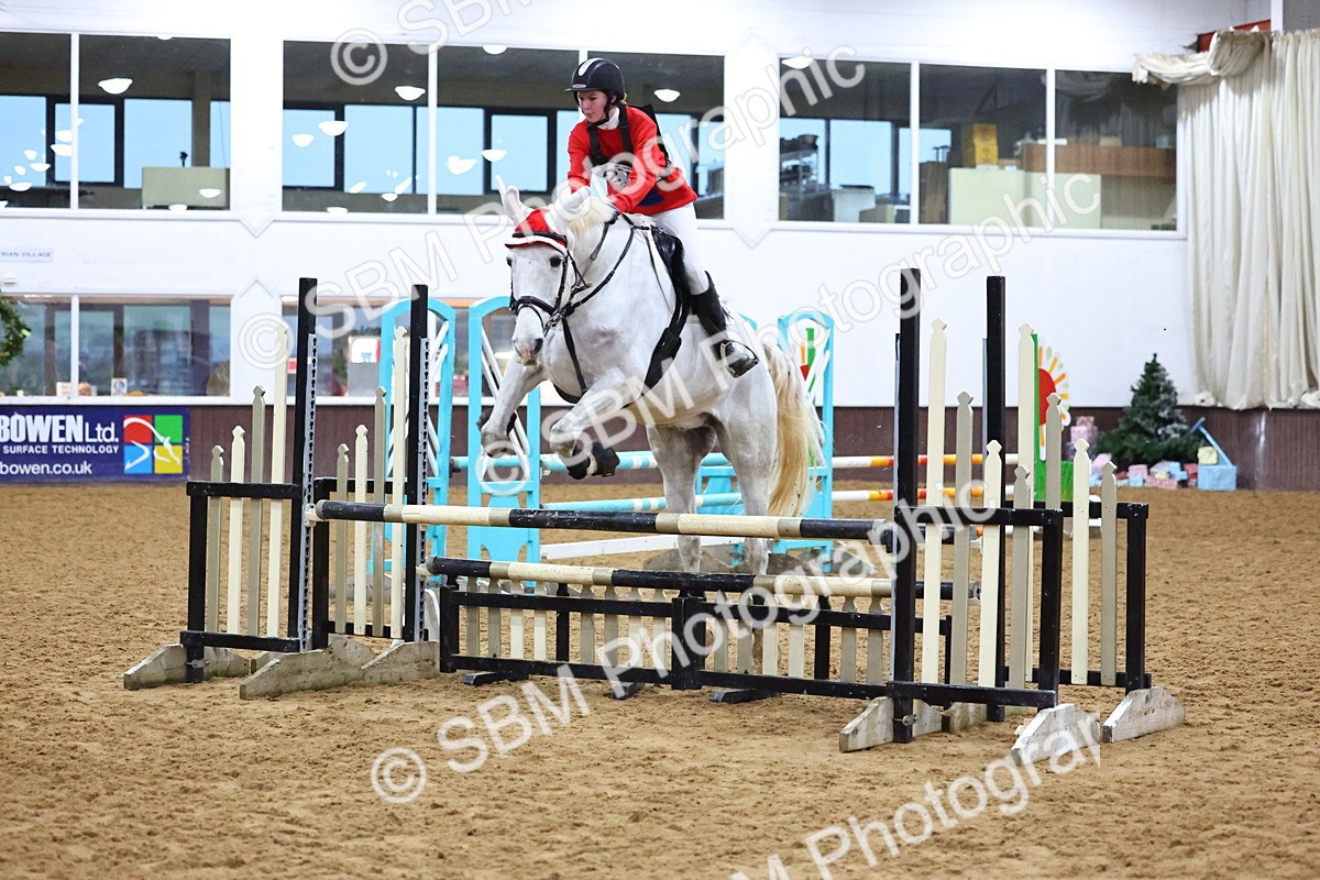 SBM_002611 - Class 6 - Holly & Ivy Stakes - 90cm