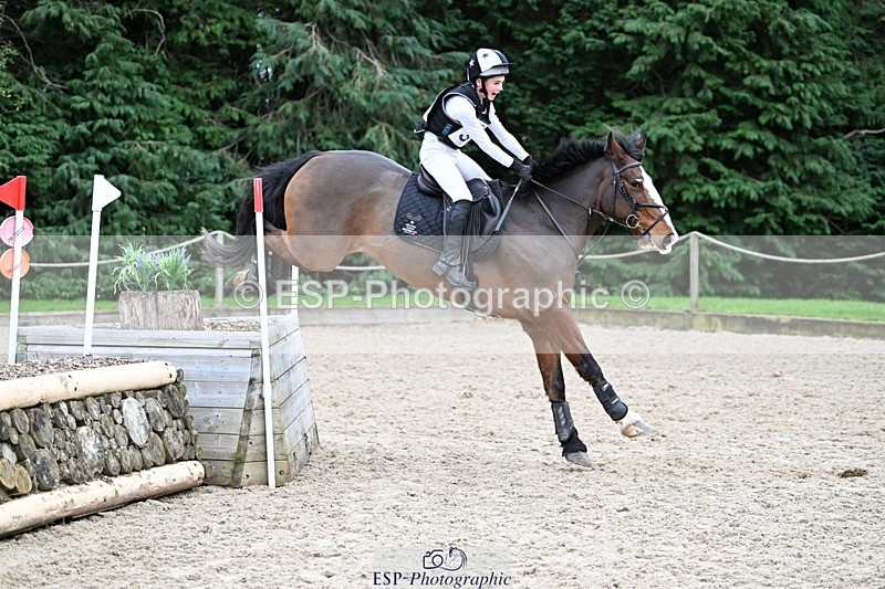 241117-140833-04442 - Cls 3 90-95cm 14.00 to 15.00