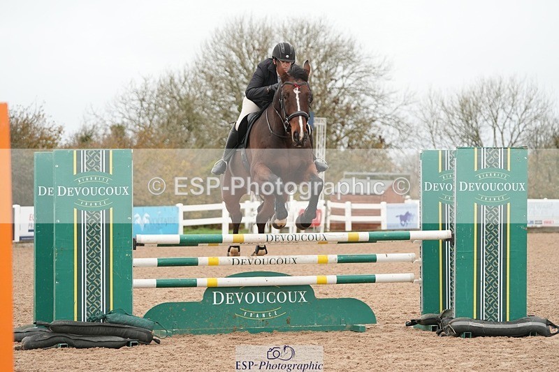 251109-102148-03353 - Cls 19 Snr 1.05m Open