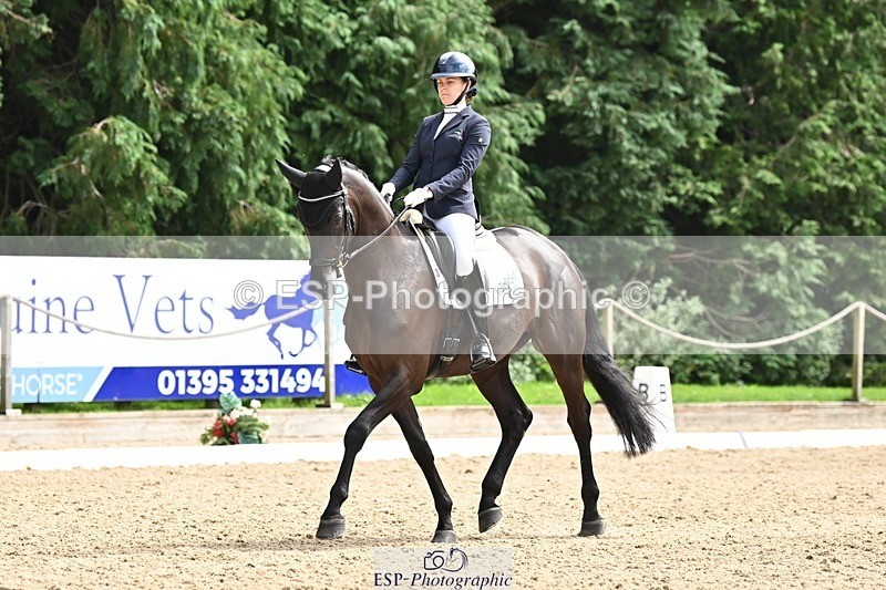 240811-141450-06308 - 115-Lucy.Amy-Millenium.Falcon