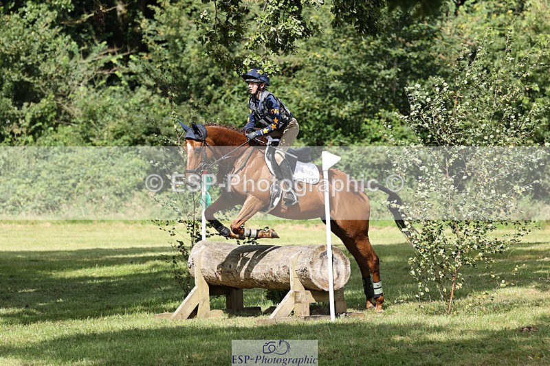 240825X-112920-32272 - 70cm XC 11.00 to 12.00