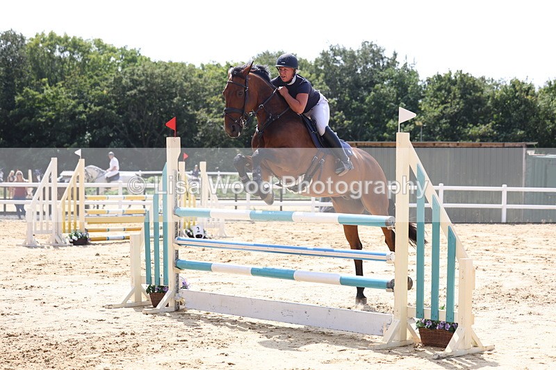 3E7A1799 - Class 8: Senior Newcomers/1.10m open