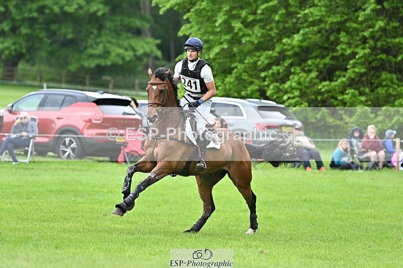 240525-161908-17547 - 241-CLASS_ROMANCE-Jack_Pinkney