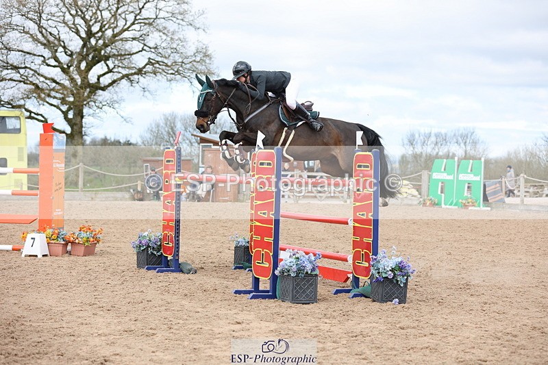 240419A-121234-07086 - Cls 6, 2 Star Medium Tour 1.35m