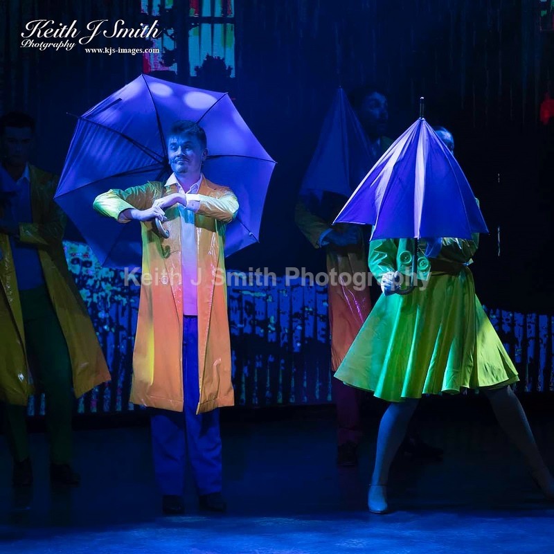 7KJS0229 - Ambition show team