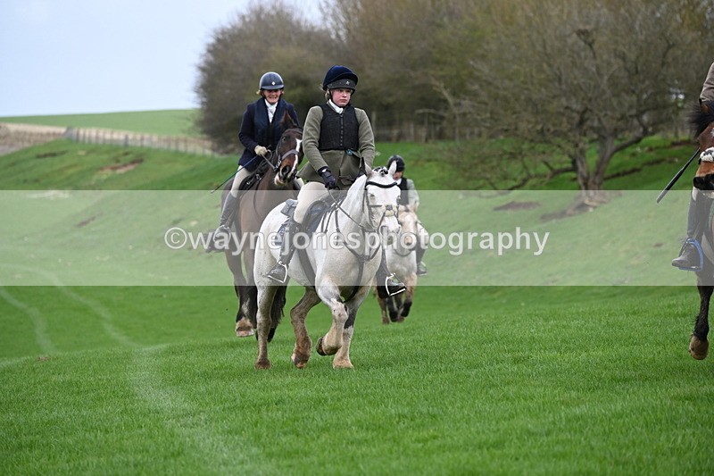 WJ6_9376 - Line Three