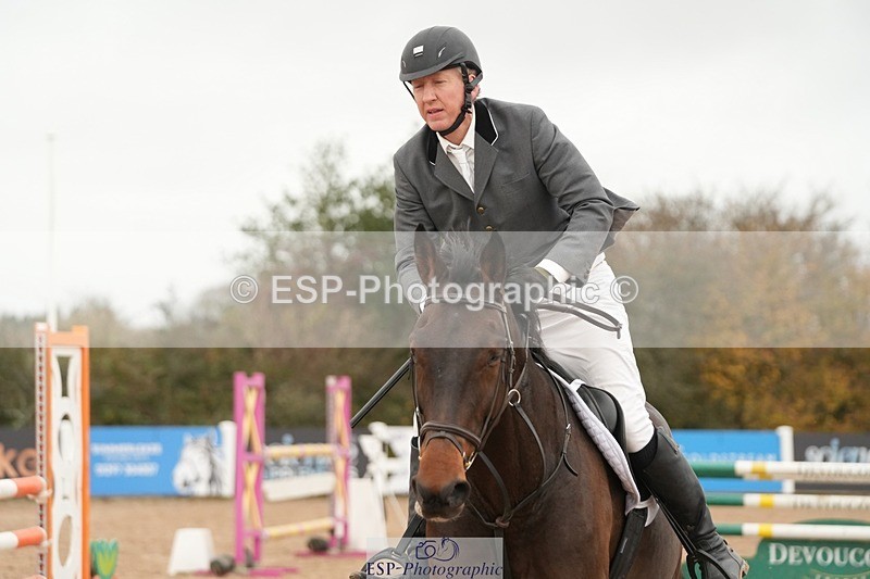 251109-102854-03385 - Cls 19 Snr 1.05m Open