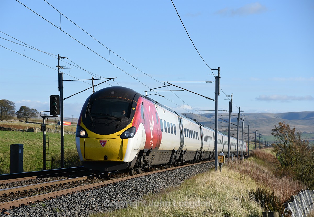 JL - 7.10.18 390011 9S70 12:43 Euston - Edinburgh, Salterwath - West Coast Main Line (north to south)