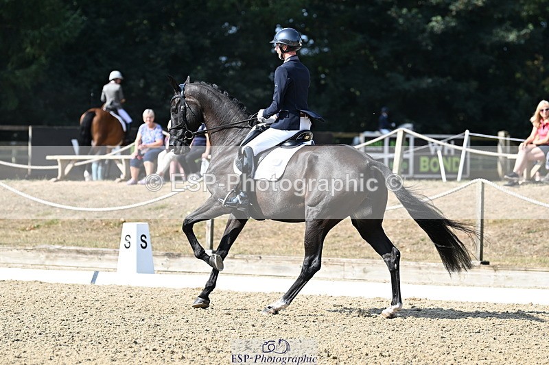 250810A-102800-05176 - 009-Ben.JamesClapton.Banks.Primadonna