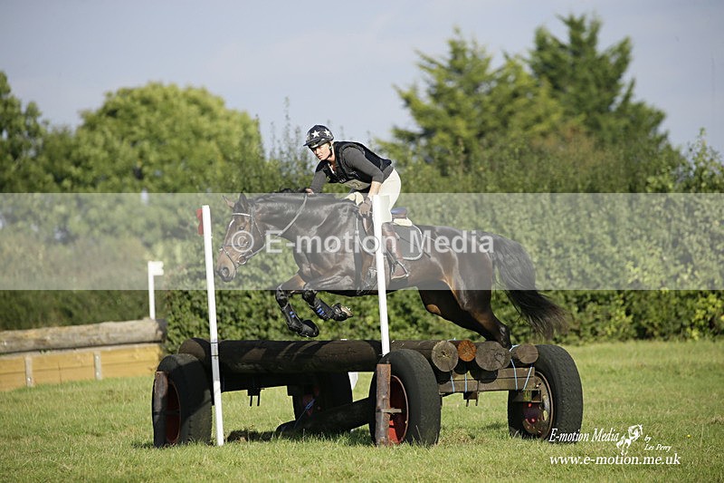  WWHT 171021 4015 - Open (1.00m)  17/10/21