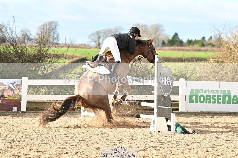 241208-131908-01743 - Cls 21 Newcomers and 1.10m Open