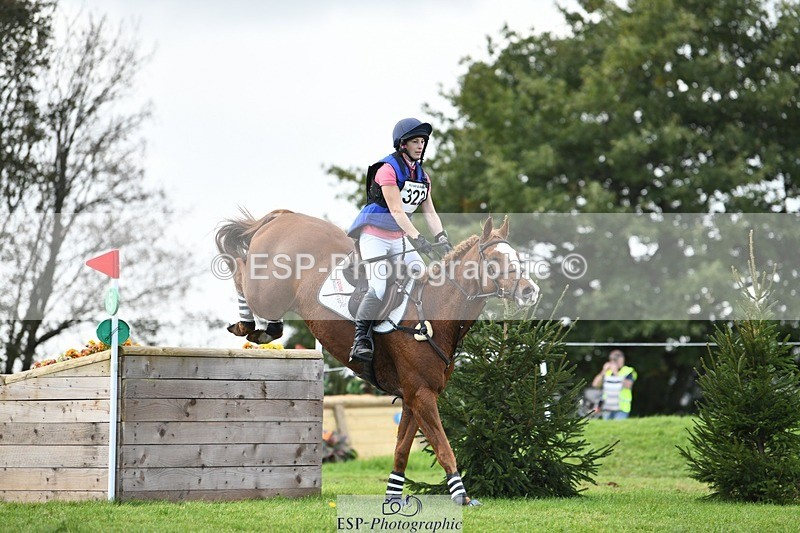 231022-132010-28681 - 322-BALLYBOLGER.LIONMAN-Sarah.Perry-XC