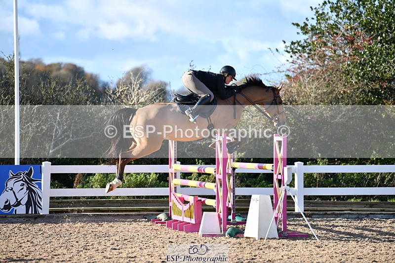 231110A-144744-00877 - Cls 6 Foxhunter & 1.20m Open