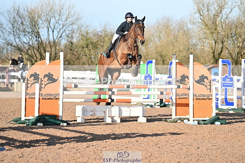 231210A-131623-02538 - Cls 20 Newcomers & 1.10m Open