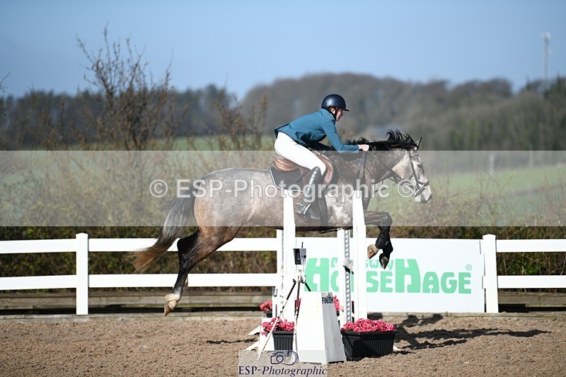 250330-101123-06025 - Cls 32 British Novice and 90cm