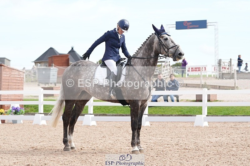 250906-113614-01644 - 008-Caroline.LynchHio.Easter.Rose