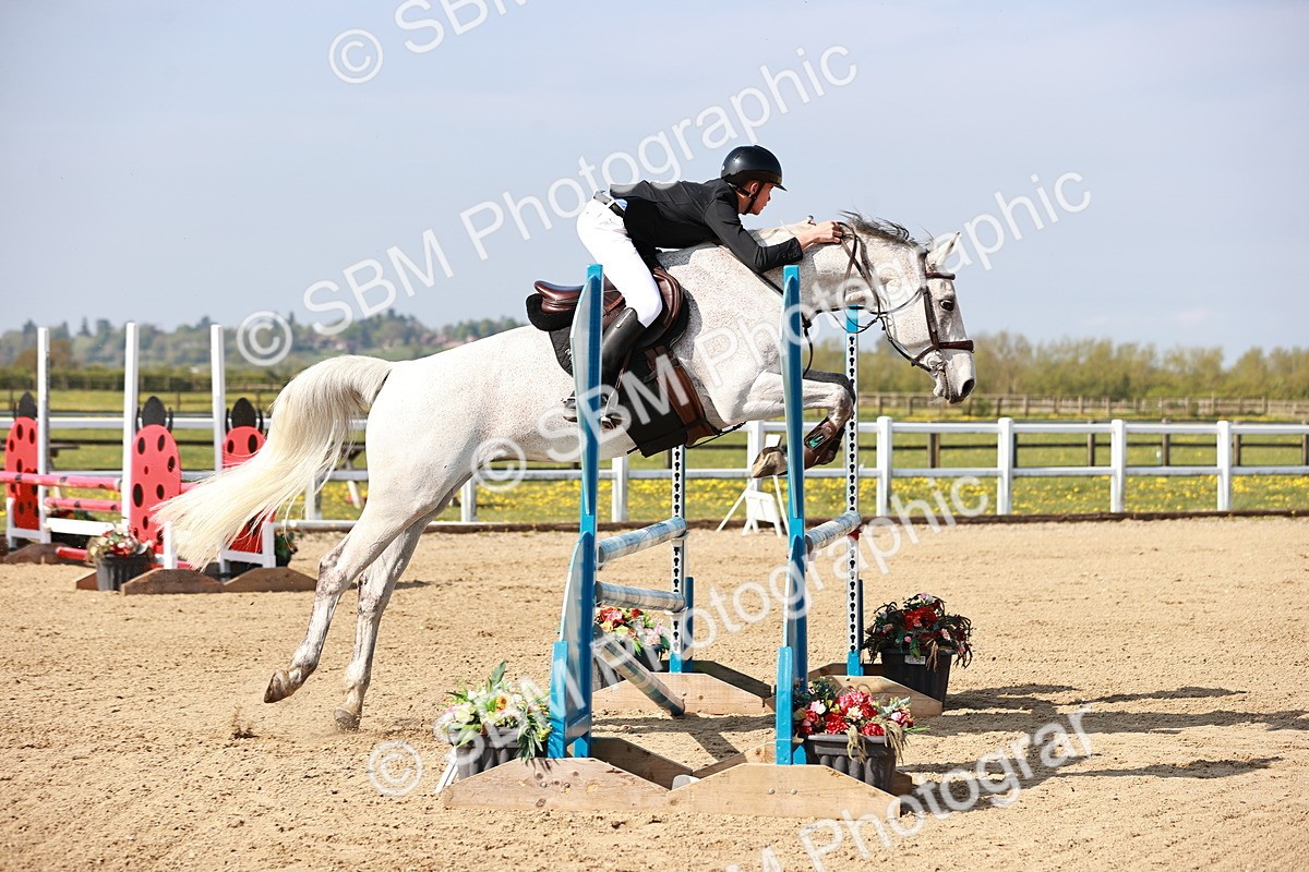  - Class 21 - Senior British Novice - 90cm