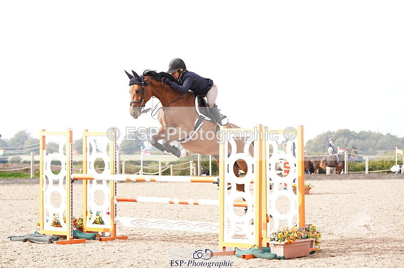 241004A-134026-00660 - Fri 03 Snr Newc & 1.10m Open