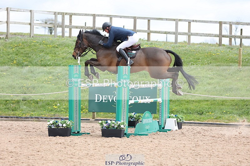 240419A-123910-07362 - Cls 6, 2 Star Medium Tour 1.35m