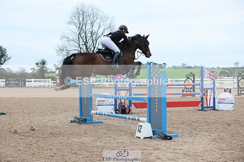 241101A-160358-03232 - FRI Cls 8 National 1.30m