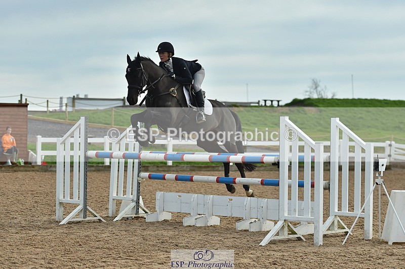 231111A-121800-01795 - Cls 12 Newcomers & 1.10m Open