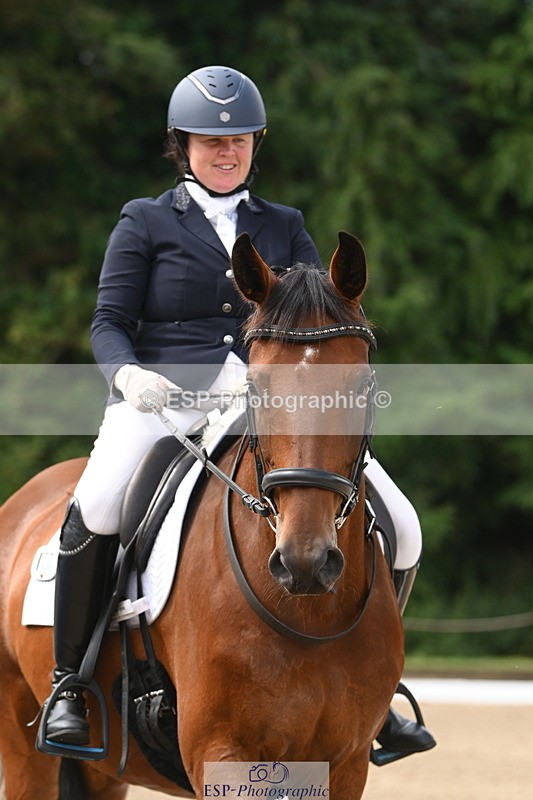 250719A-104755-04031 - 134-Carly.Moore-Taylors.Park.De'.Debutant