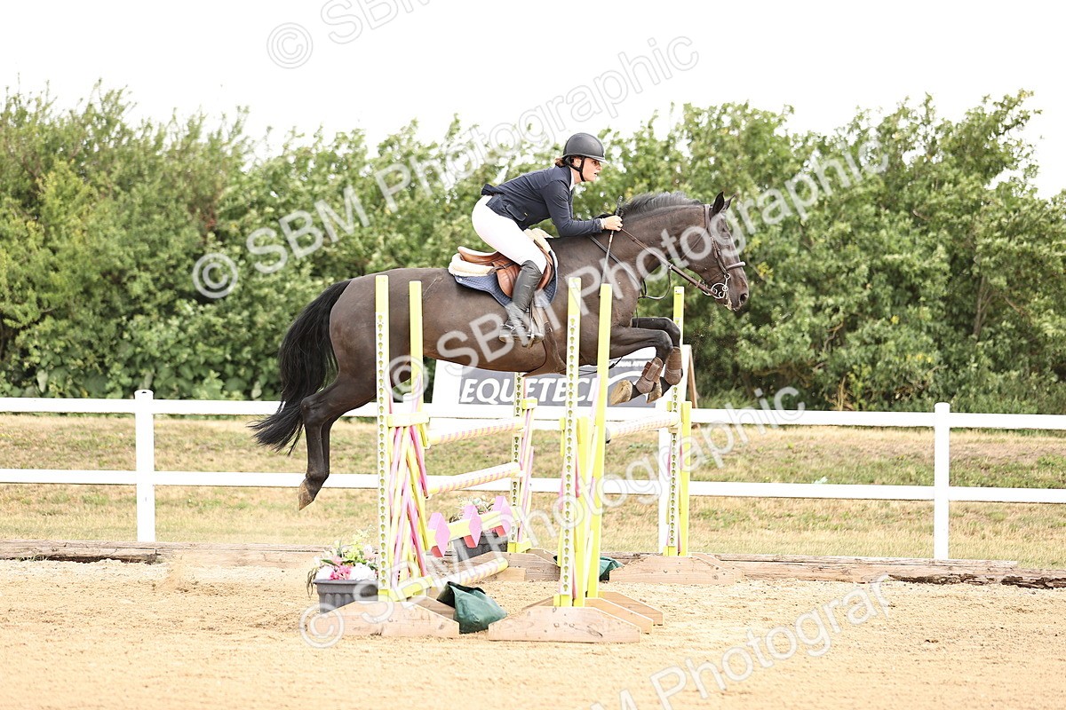 SBM_009577 - Class 8 - Senior Newcomers - 1.10  Open