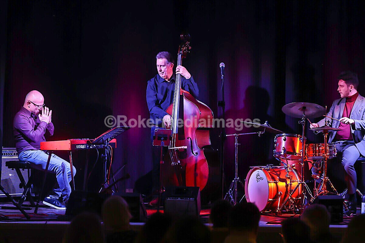 AMP  Ben-140 - AMP TRIO + Ben Holder