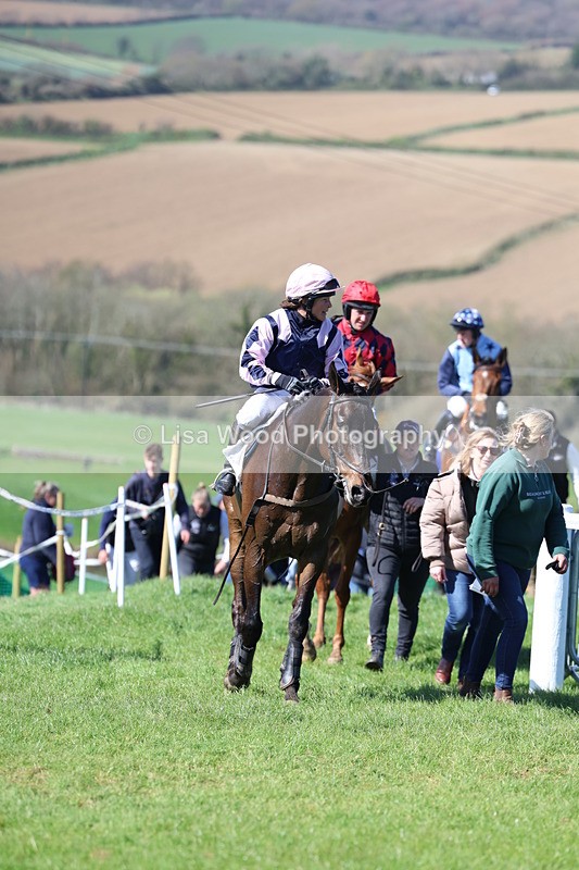 3E7A5342 - Race 4:  Maiden