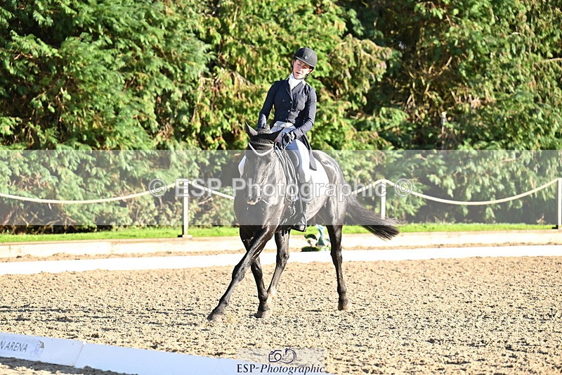 251023A-161211-05813 - A-013-Louisa.Lockwood