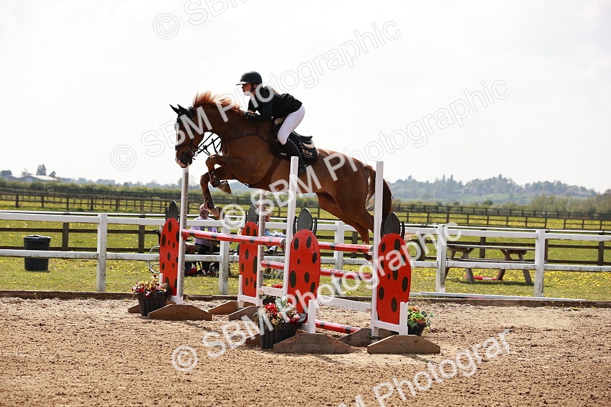  - Class 26 - Senior Foxhunter - 1.20m