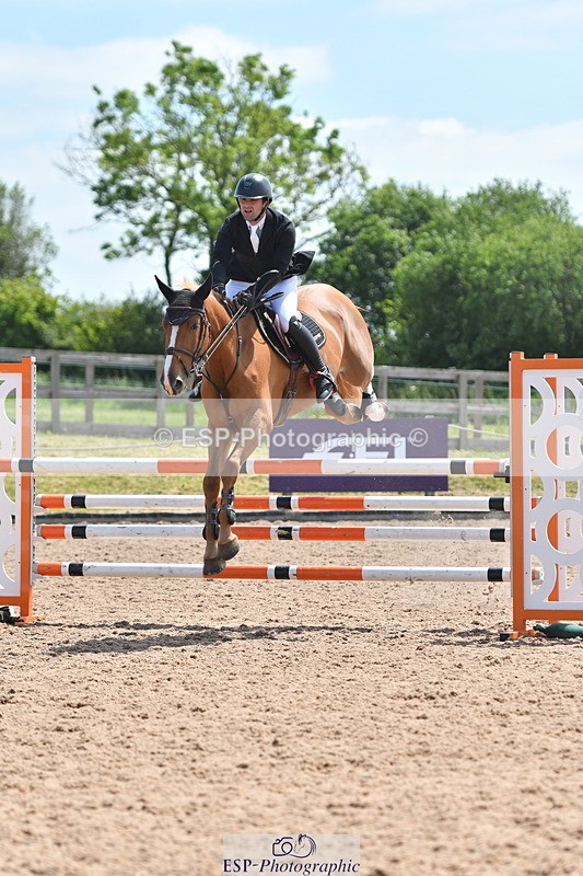 240609A-122435-05151 - Cls 18 Snr Newcomers and 1.10m Open