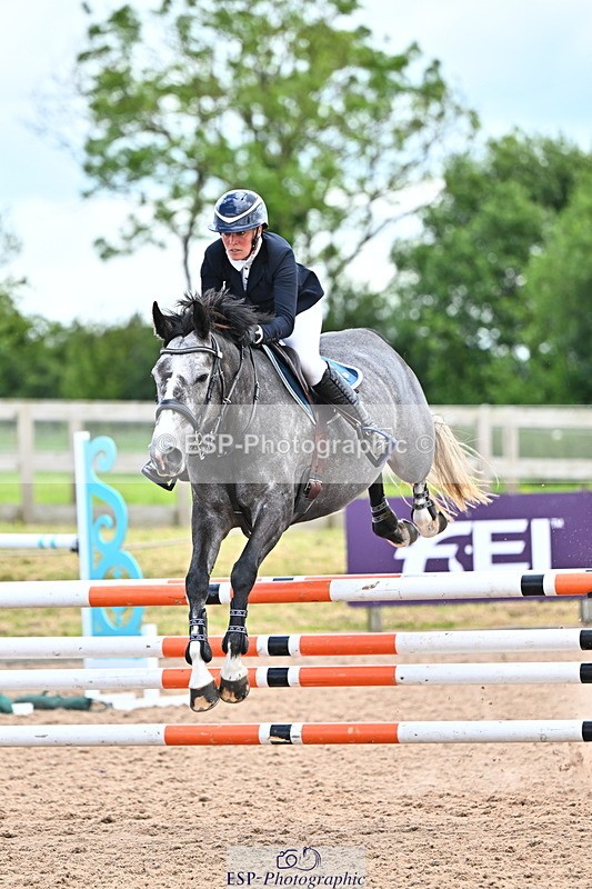 240608A-123812-02332 - Cls 4 Snr Newcomers and 1.10m Open