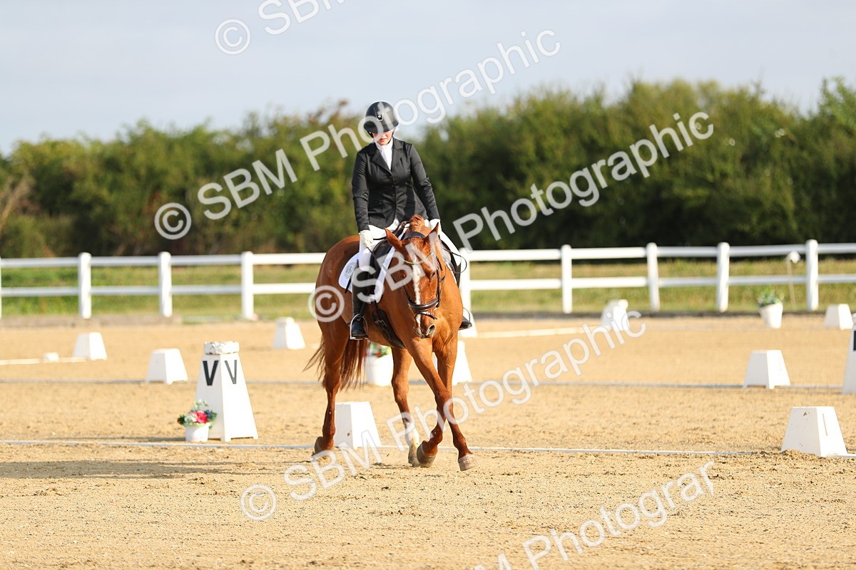 SBM_015004 - Class 13 - Novice 23 - 8,30-9.33