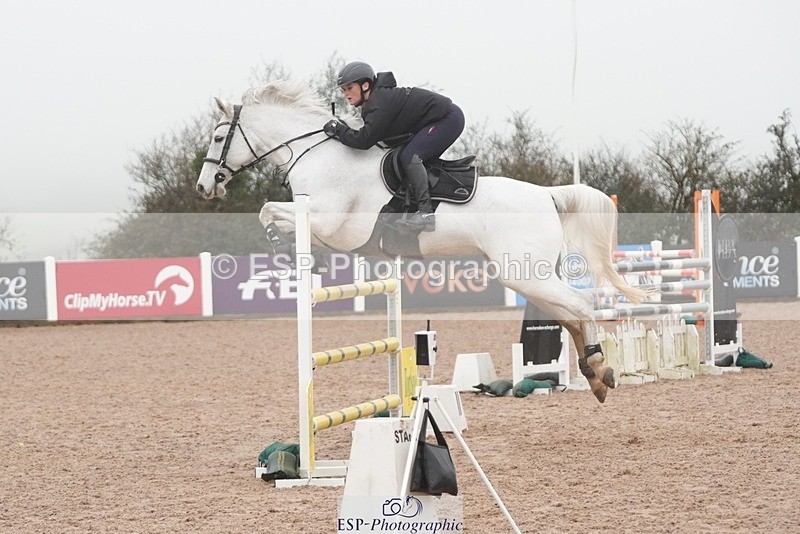 251207-122114-02048 - Cls 20 Snr Newcomers and 1.10m