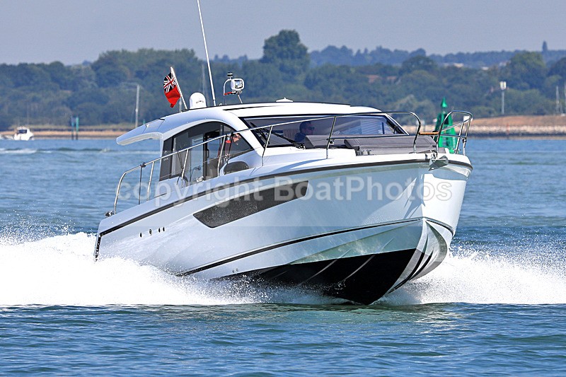 180715 SOIREE SEALINE 330 1Y3A1821 - Motorboats - Hardtop