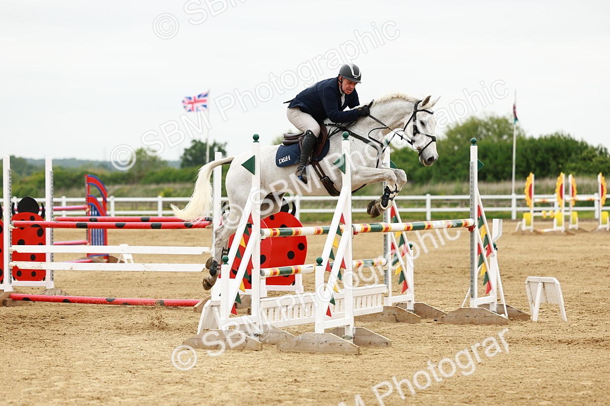 SBM_001121 - Class 5 - Senior Foxhunters - 1.20m
