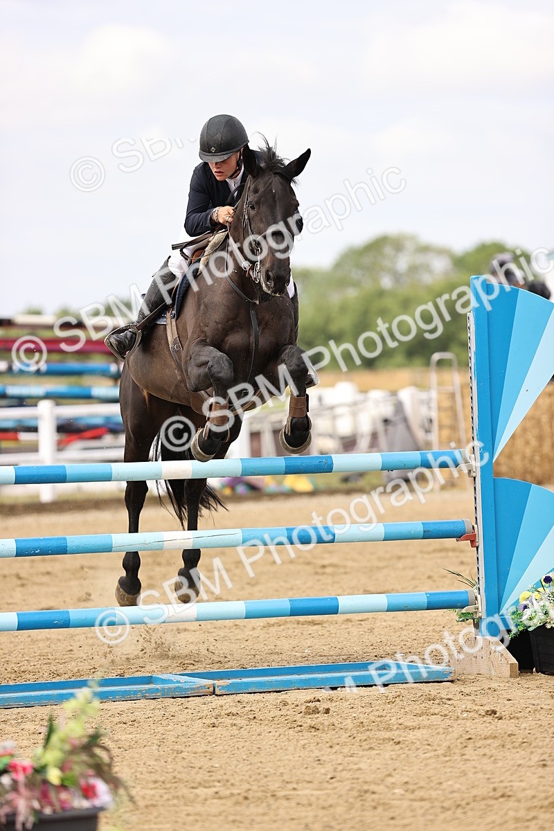 SBM_009581 - Class 8 - Senior Newcomers - 1.10  Open